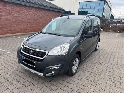 Gebraucht Peugeot Partner Tepee 99 PS (72 kW) 2018 Grau Van / Kleinbus