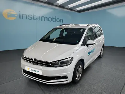 Gebraucht VW Touran 150 PS (110 kW) 2023 Weiß Van / Kleinbus