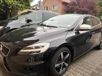 Gebraucht Volvo V40 R-Design 152 PS (111 kW) 2018 Schwarz Kombi