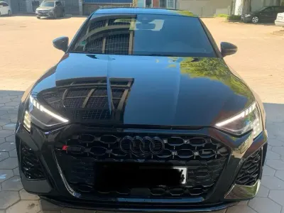 Używany Audi RS3 400 KM (294 kW) 2023 Czarny Sedan/Limuzyna