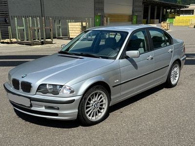 Gebraucht BMW 320 150 PS (110 kW) 1998 Silber Limousine