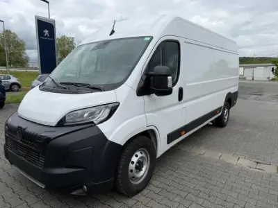 Gebraucht Peugeot Boxer 179 PS (131 kW) 2025 Weiß Van