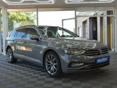 Gebraucht VW Passat 150 PS (110 kW) 2022 Grau Kombi