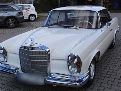 Gebraucht Mercedes 220 120 PS (88 kW) 1964 Weiß Coupé