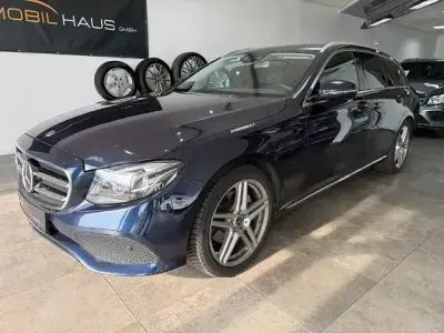 Używany Mercedes E300 Avantgarde 245 KM (180 kW) 2019 Niebieski Sedan/Limuzyna