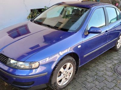 gebraucht Seat Toledo 1.6 blau met. EZ 02/02, TÜV 08/25, 8-fach bereift