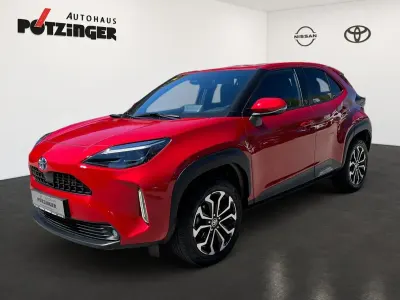 Gebraucht Toyota Yaris Cross Team 92 PS (67 kW) 2022 Karminarot met. SUV