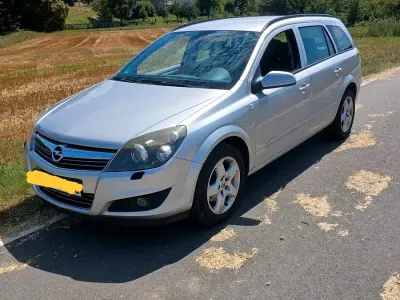 Gebraucht Opel Astra 115 PS (84 kW) 2008 Silber Kombi