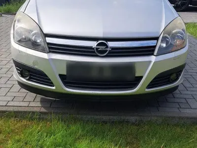 Gebraucht Opel Astra 125 PS (91 kW) 2005 Silber Limousine
