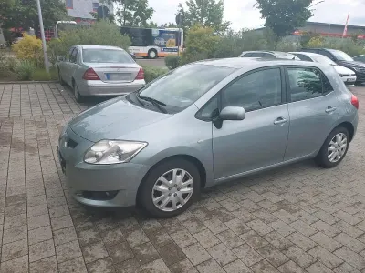 Gebraucht Toyota Auris 97 PS (71 kW) 2008 Kleinwagen