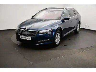 Gebraucht Skoda Superb 150 PS (110 kW) 2022 Lavablau metallic (metallic) Kombi