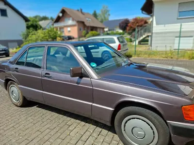 Gebraucht Mercedes 190 115 PS (84 kW) 1991 Braun Limousine