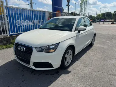 Gebraucht Audi A1 Sportback Attraction 86 PS (63 kW) 2014 Weiß Kleinwagen