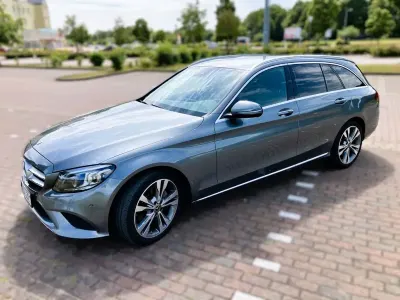 Gebraucht Mercedes C300 Avantgarde 245 PS (180 kW) 2020 Grau Limousine