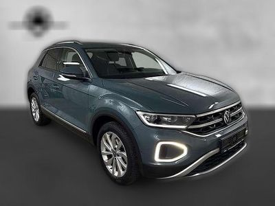 Second-hand VW T-Roc IQ Drive 150 CP (110 kW) 2022 Albastru SUV