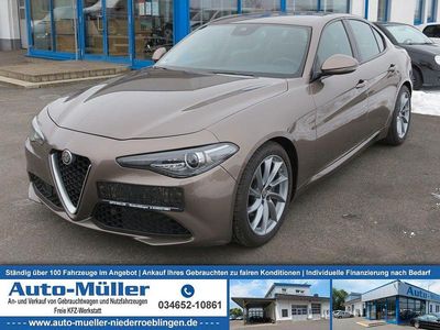 Grau Gebraucht 2017 Alfa Romeo Giulia Super Limousine | 16.990 € (Teuer)