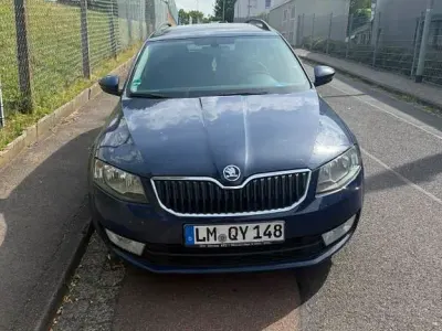 Gebraucht Skoda Octavia Ambition 150 PS (110 kW) 2015 Blau Kombi