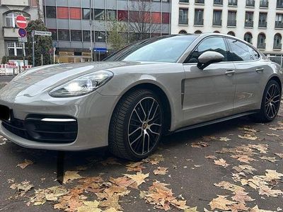 Porsche Panamera 4
