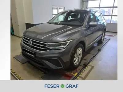 Gebraucht VW Tiguan Allspace Life 150 PS (110 kW) 2023 Platinumgrey SUV