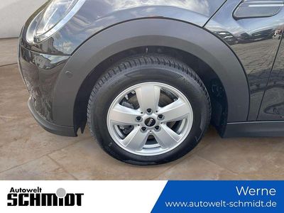 Second-hand Mini Cooper Essential 136 CP (100 kW) 2024 Negru Hatchback