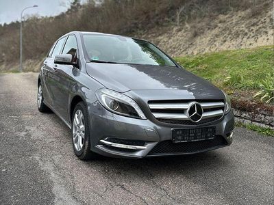Usata Mercedes B200 156 CV (114 kW) 2013 Grigio Monovolume