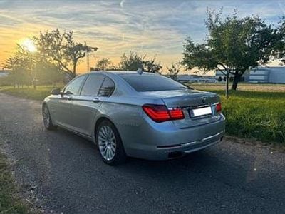 Gebraucht BMW 750 Shadowline 449 PS (330 kW) 2012 Silber Limousine