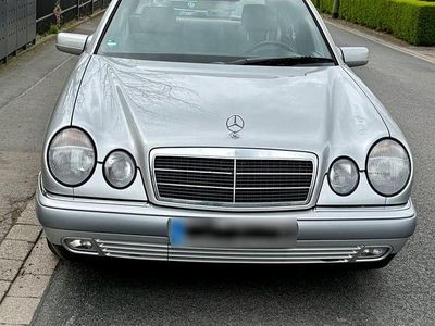 Gebraucht Mercedes E230 150 PS (110 kW) 1996 Silber Limousine