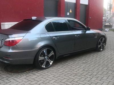 Gebraucht BMW 525 218 PS (160 kW) 2009 Grau Limousine