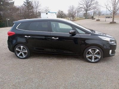 Schwarz Gebraucht 2015 Kia Carens Van / Kleinbus | 12.400 € (Teuer)
