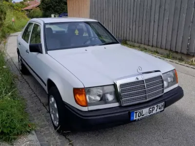 Gebraucht Mercedes 230 132 PS (97 kW) 1989 Weiß Limousine