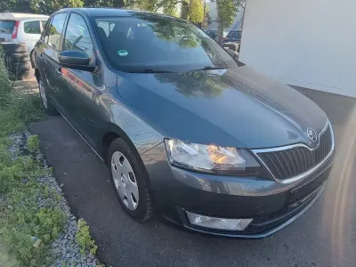 Gebraucht Skoda Rapid Ambition 90 PS (66 kW) 2015 Grau Kleinwagen