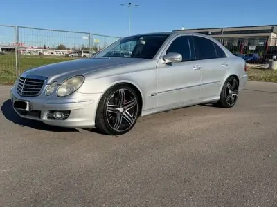 Gebraucht Mercedes E320 Avantgarde 224 PS (164 kW) 2006 Silber Limousine