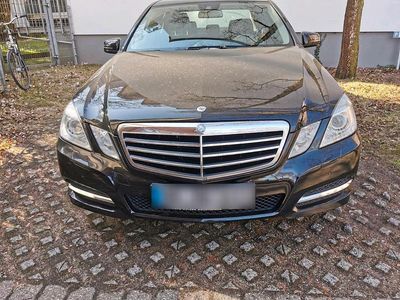 Gebraucht Mercedes E250 Avantgarde 204 PS (150 kW) 2010 Schwarz Limousine
