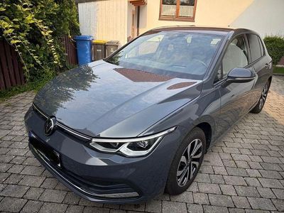 Gebraucht VW Golf VIII Active 150 PS (110 kW) 2023 Grau Limousine