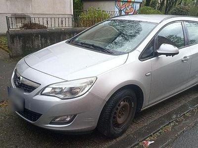 Gebraucht Opel Astra 95 PS (69 kW) 2011 Silber Kombi