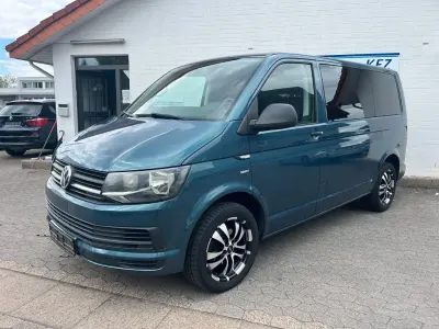 Gebraucht VW Multivan 102 PS (75 kW) 2016 Grün Van / Kleinbus