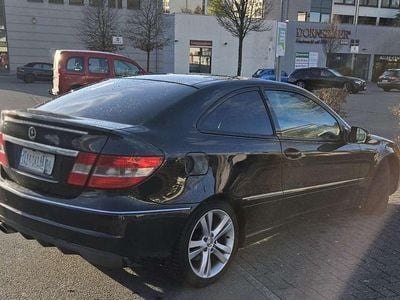 Gebraucht Mercedes CLC200 184 PS (135 kW) 2010 Schwarz Kleinwagen