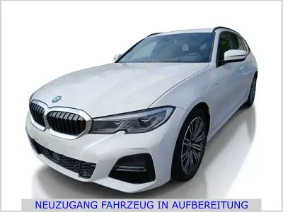 Gebraucht BMW 320e M Sport 190 PS (139 kW) 2022 Alpinweiß 3 Kombi
