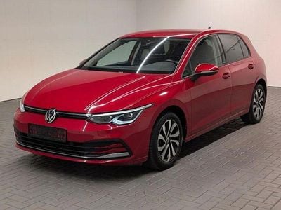 Gebraucht VW Golf VIII Active 150 PS (110 kW) 2021 Rot (kings red metallic) Limousine