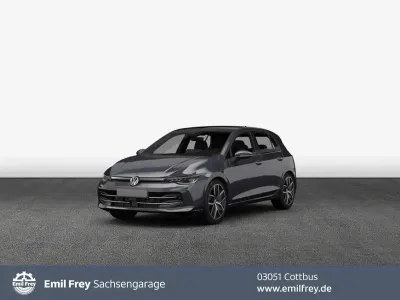 Używany VW Golf VIII Life 116 KM (85 kW) 2024 Szary Sedan/Limuzyna