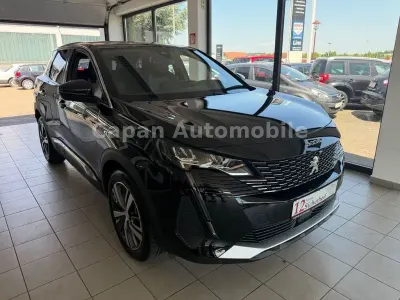 Gebraucht Peugeot 3008 Allure 131 PS (96 kW) 2024 Noir perla nera SUV