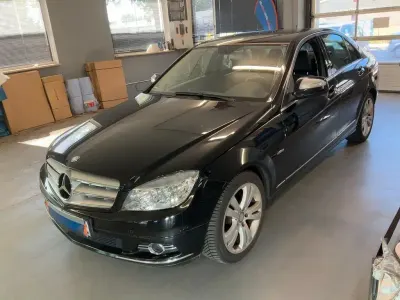 Gebraucht Mercedes C180 Avantgarde 156 PS (114 kW) 2008 Obsidianschwarz Limousine
