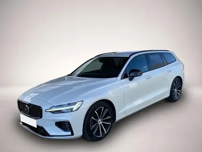 Gebraucht Volvo V60 Plus 455 PS (334 kW) 2023 Manufacturer Kombi