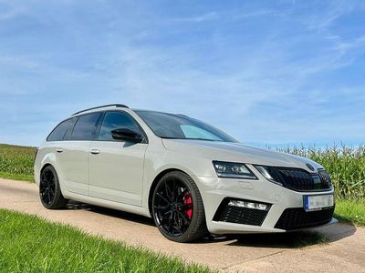 Grau Gebraucht 2017 Skoda Octavia RS Limousine | 16.600 € (Fairer Preis)
