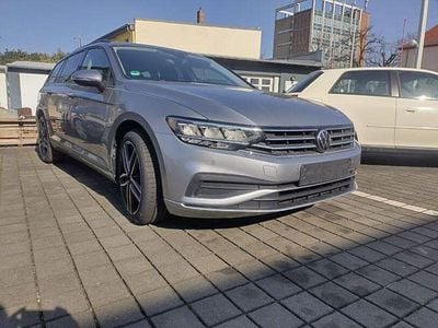 Gebraucht VW Passat Basis 150 PS (110 kW) 2020 Silber Kombi