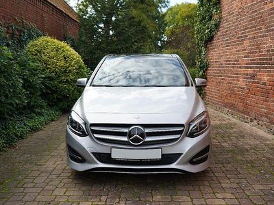 Gebraucht Mercedes B200 Urban 136 PS (100 kW) 2015 Silber Van / Kleinbus