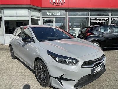 Neu Kia Ceed 100 PS (73 kW) 2025 Grau Kleinwagen