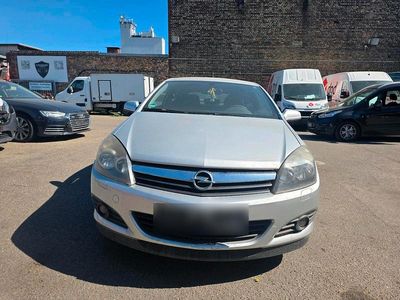 Usata Opel Astra GTC 120 CV (88 kW) 2005 Argento Station wagon