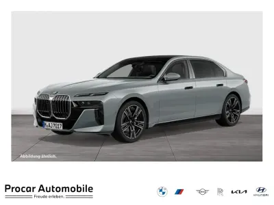Gebraucht BMW 740 M Sport 299 PS (219 kW) 2025 Grau Limousine