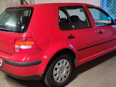 Rot Gebraucht 1999 VW Golf Basis Limousine | 599 € (Guter Preis)